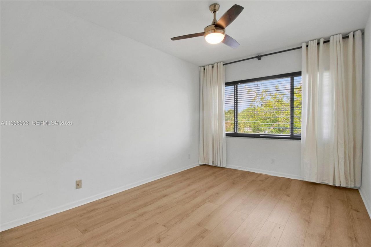 2230 NE 56th Pl, Unit 227, Fort Lauderdale, FL 33308 Photo