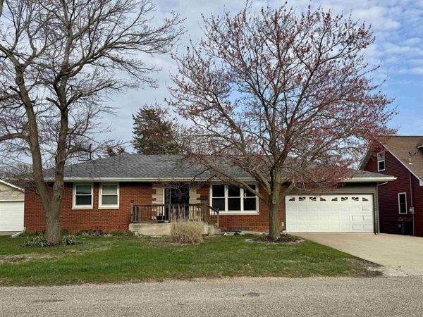 133 S ELMWOOD Road, Farmington, IL 61531