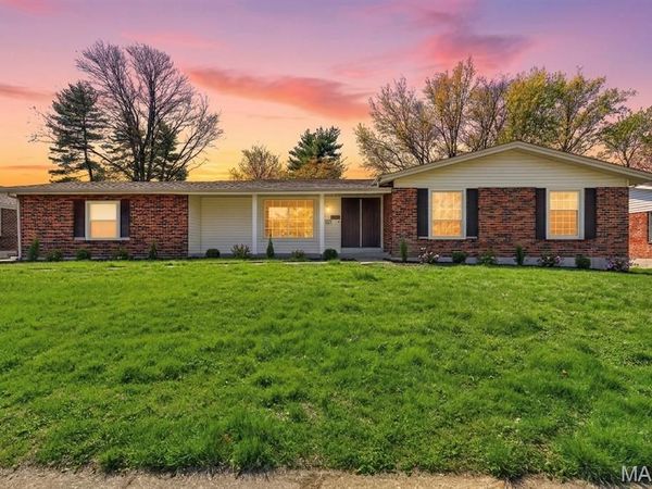 11146 Crickett Hill Drive, St Louis, MO 63146