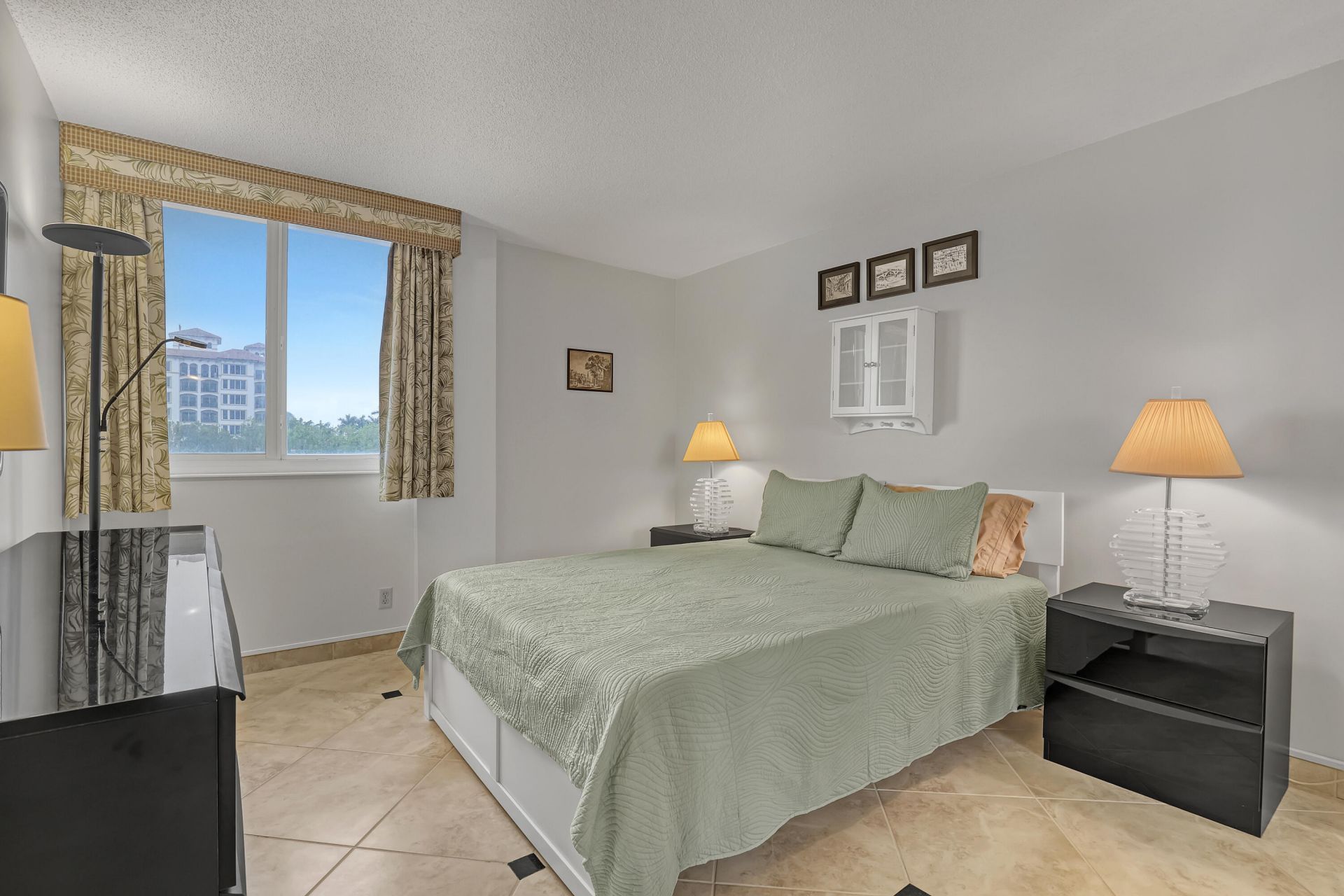 125 S Ocean Avenue, Unit 304, Palm Beach Shores, FL 33404 Photo