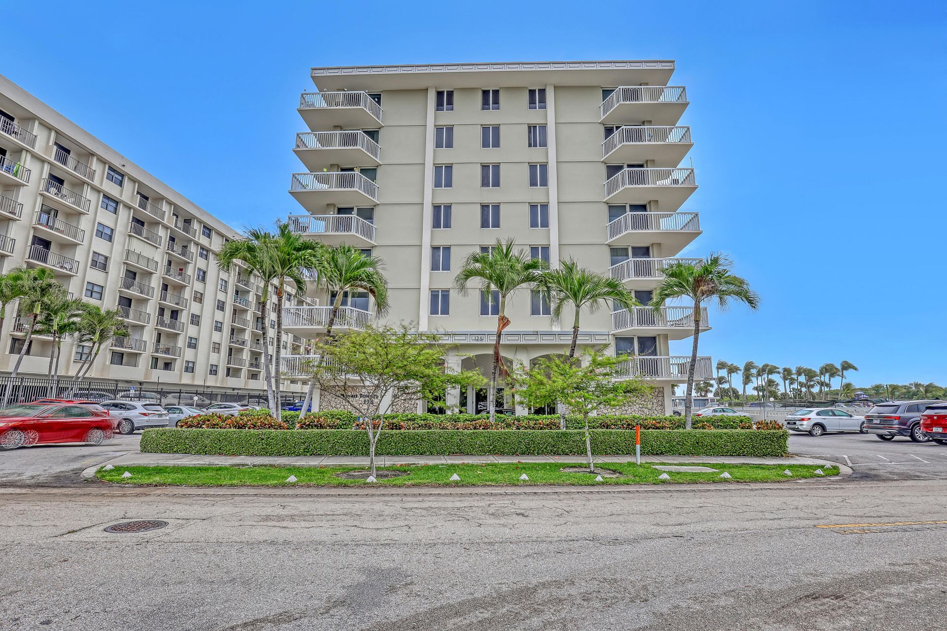 125 S Ocean Avenue, Unit 304, Palm Beach Shores, FL 33404 Photo