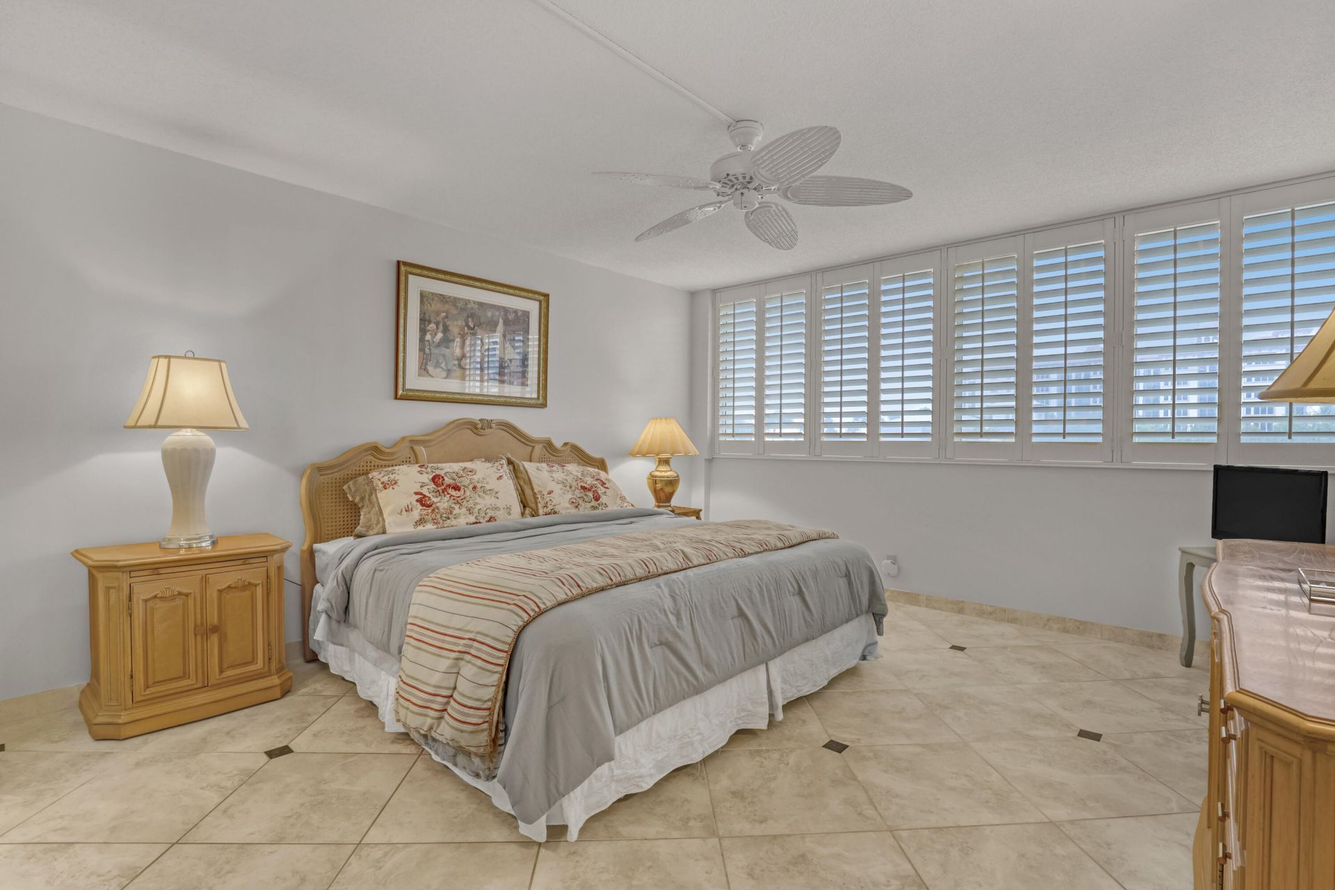 125 S Ocean Avenue, Unit 304, Palm Beach Shores, FL 33404 Photo