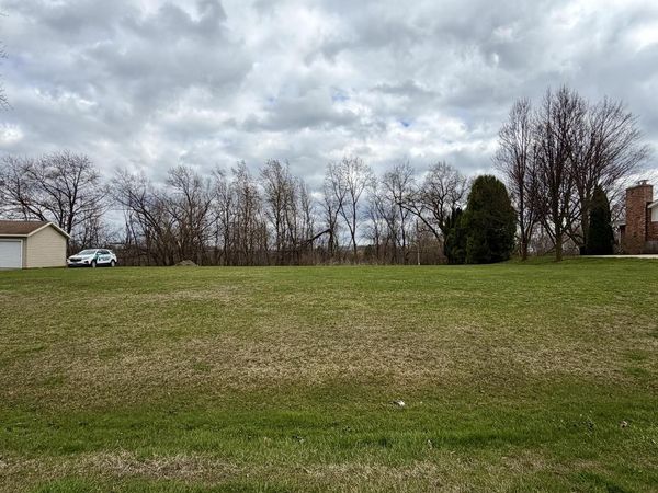 18515 W HILLCREST DRIVE, New Berlin, WI 53146