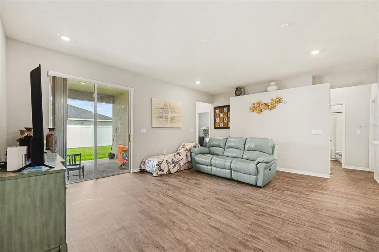 1126 Second Drive , Eagle Lake, FL 33839 Photo