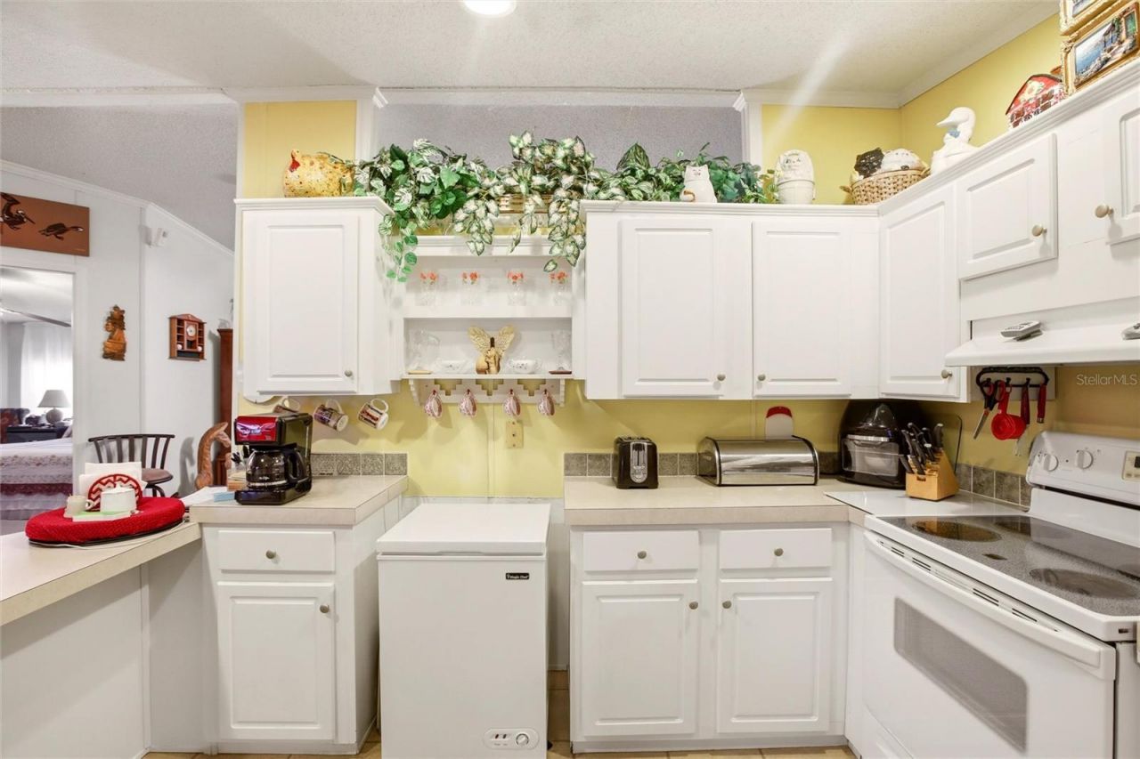184 W Manatee Loop, Punta Gorda, FL 33950 Photo