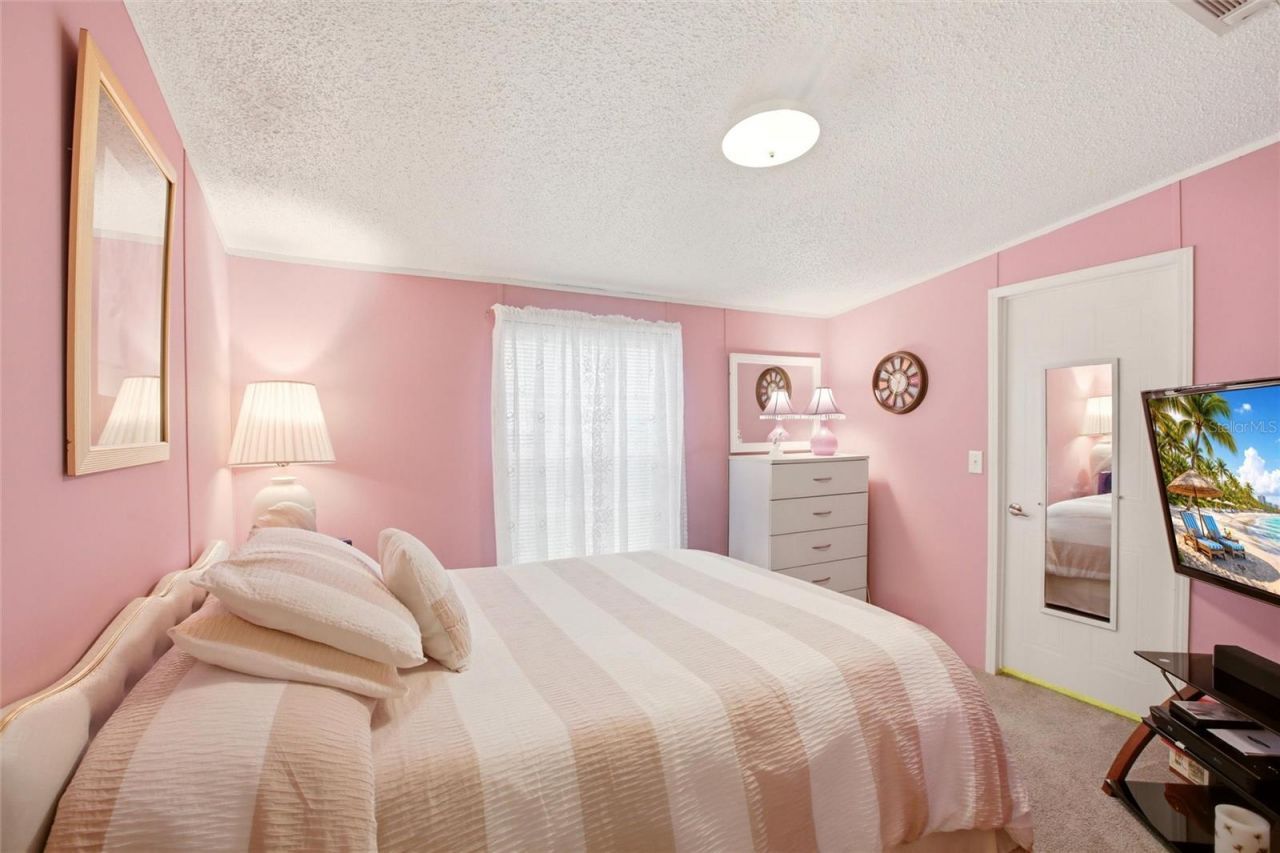 184 W Manatee Loop, Punta Gorda, FL 33950 Photo
