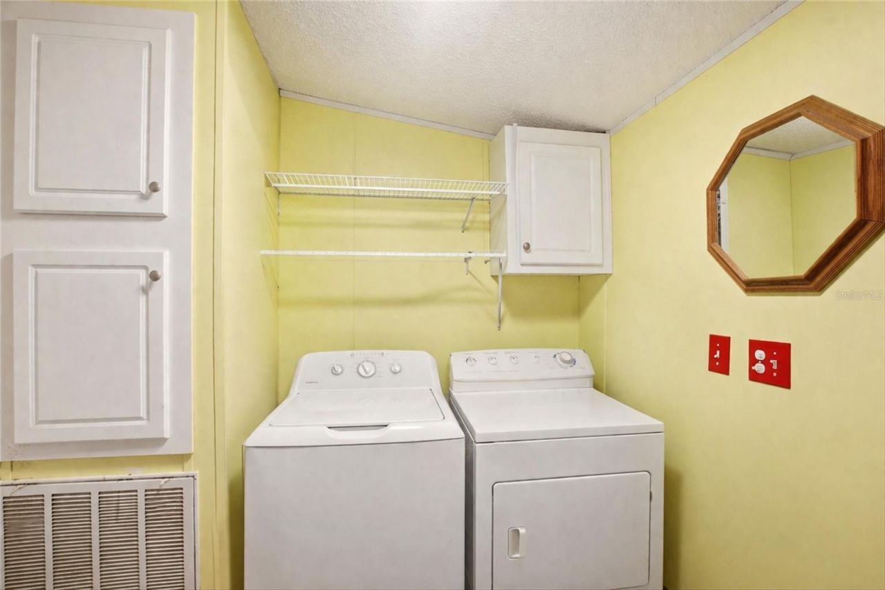 184 W Manatee Loop, Punta Gorda, FL 33950 Photo