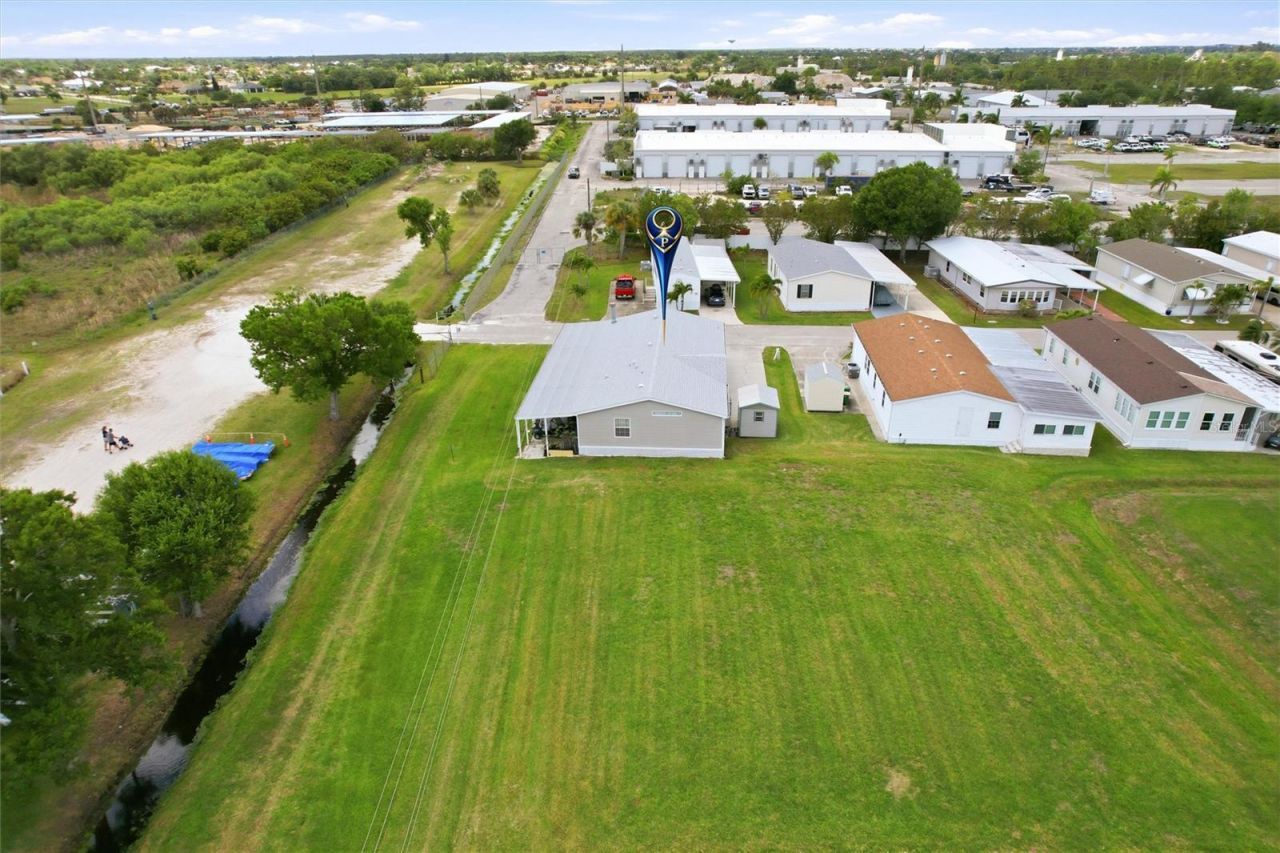 184 W Manatee Loop, Punta Gorda, FL 33950 Photo