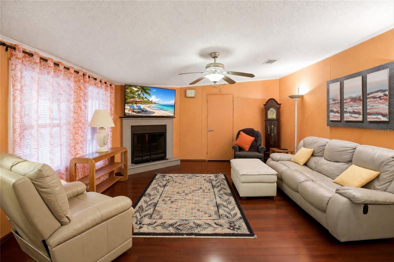 184 W Manatee Loop, Punta Gorda, FL 33950 Photo