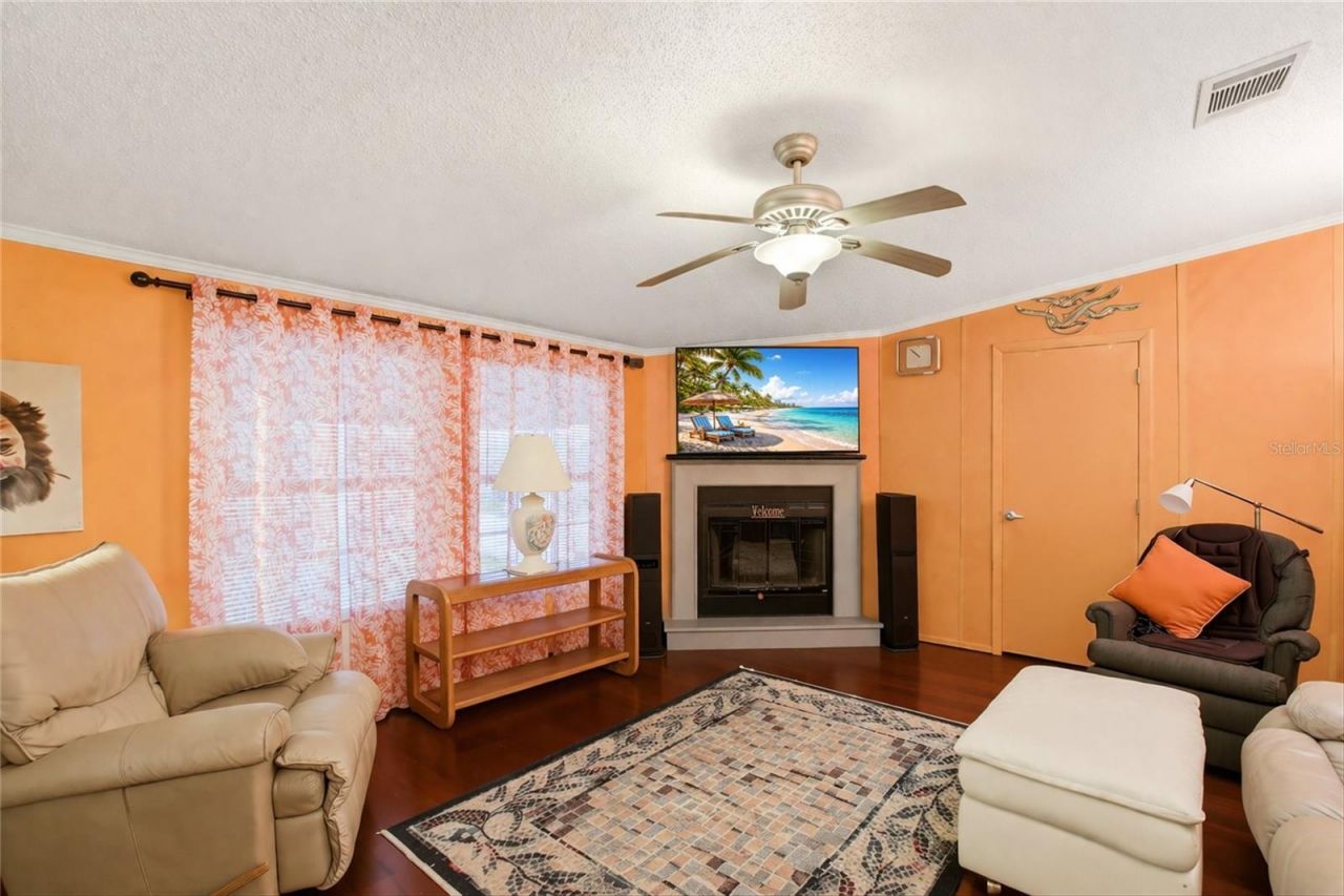 184 W Manatee Loop, Punta Gorda, FL 33950 Photo