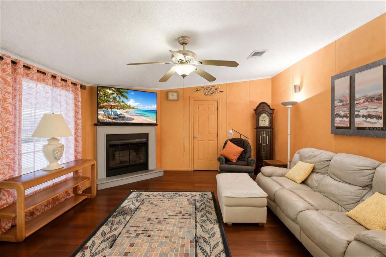 184 W Manatee Loop, Punta Gorda, FL 33950 Photo
