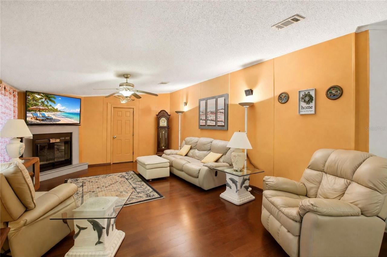 184 W Manatee Loop, Punta Gorda, FL 33950 Photo