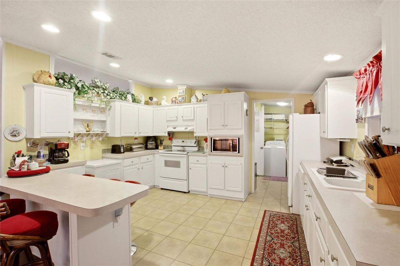 184 W Manatee Loop, Punta Gorda, FL 33950 Photo