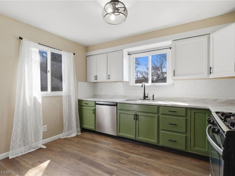 240 E 45th Street, Lorain, OH 44052 Photo 10