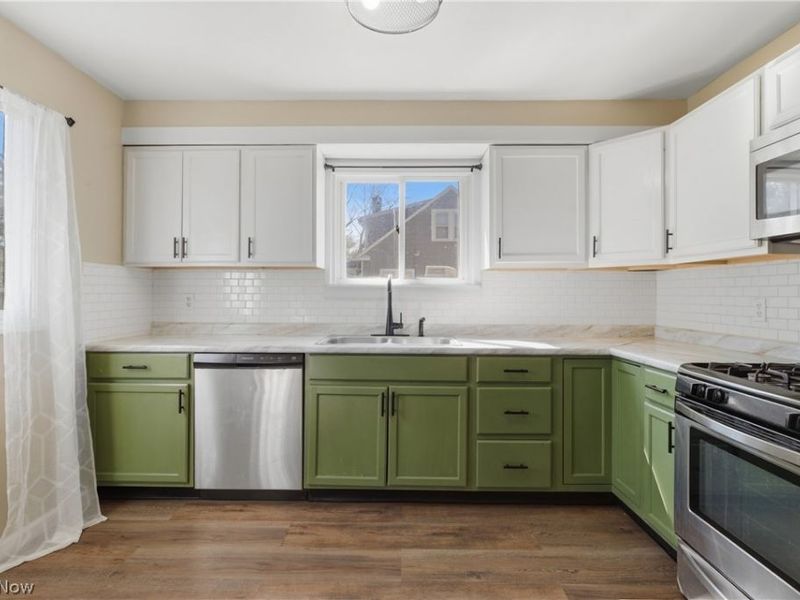 240 E 45th Street, Lorain, OH 44052 Photo 11