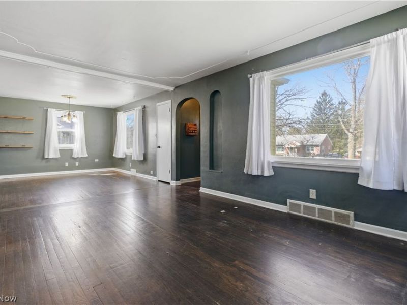 240 E 45th Street, Lorain, OH 44052 Photo 13