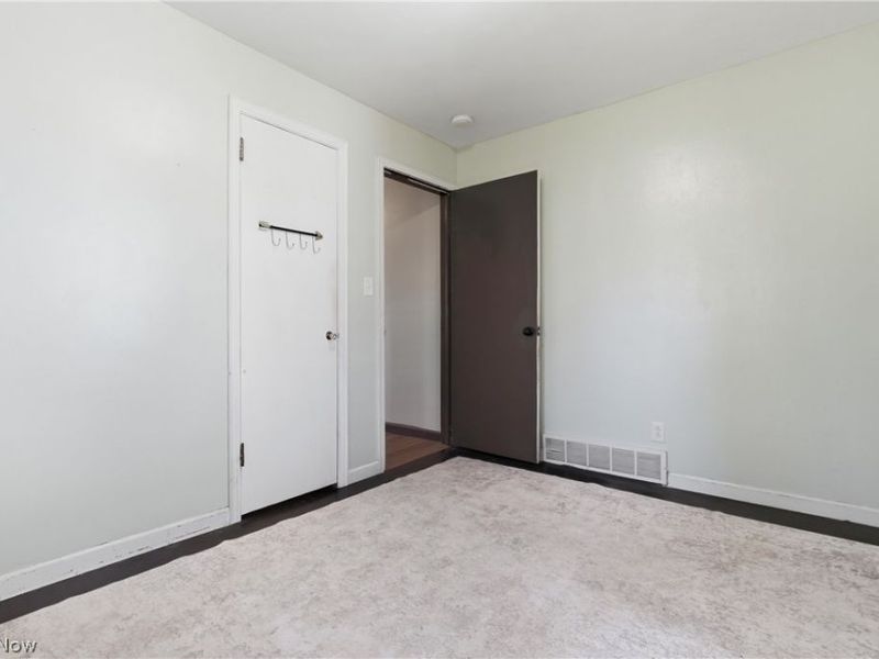 240 E 45th Street, Lorain, OH 44052 Photo 23