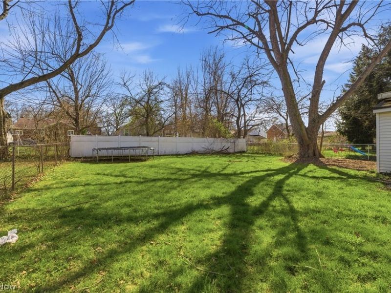 240 E 45th Street, Lorain, OH 44052 Photo 38