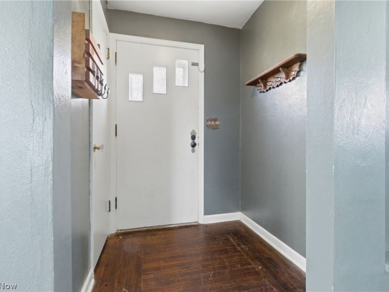 240 E 45th Street, Lorain, OH 44052 Photo 6