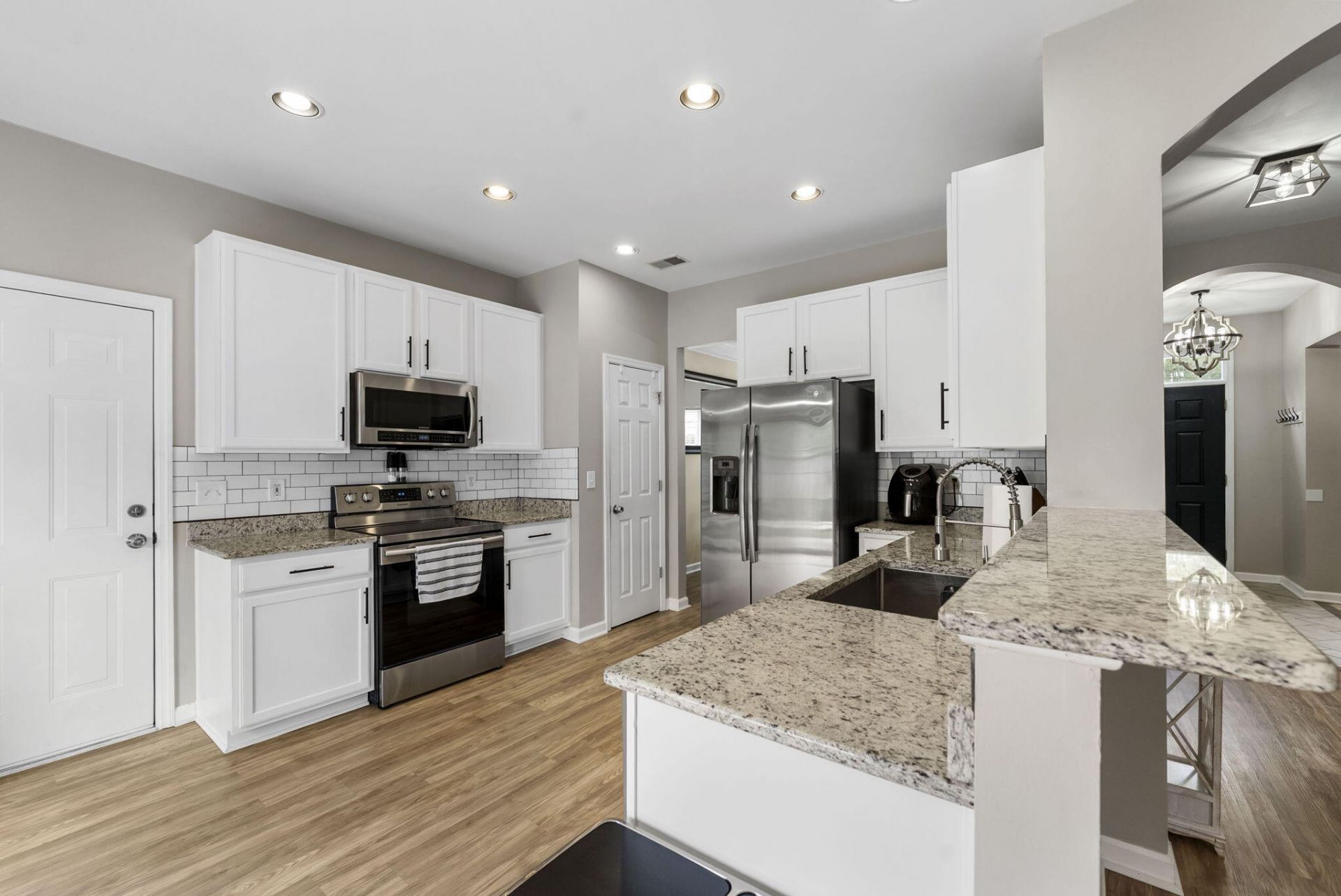 109 Hollytree Circle Photo 10