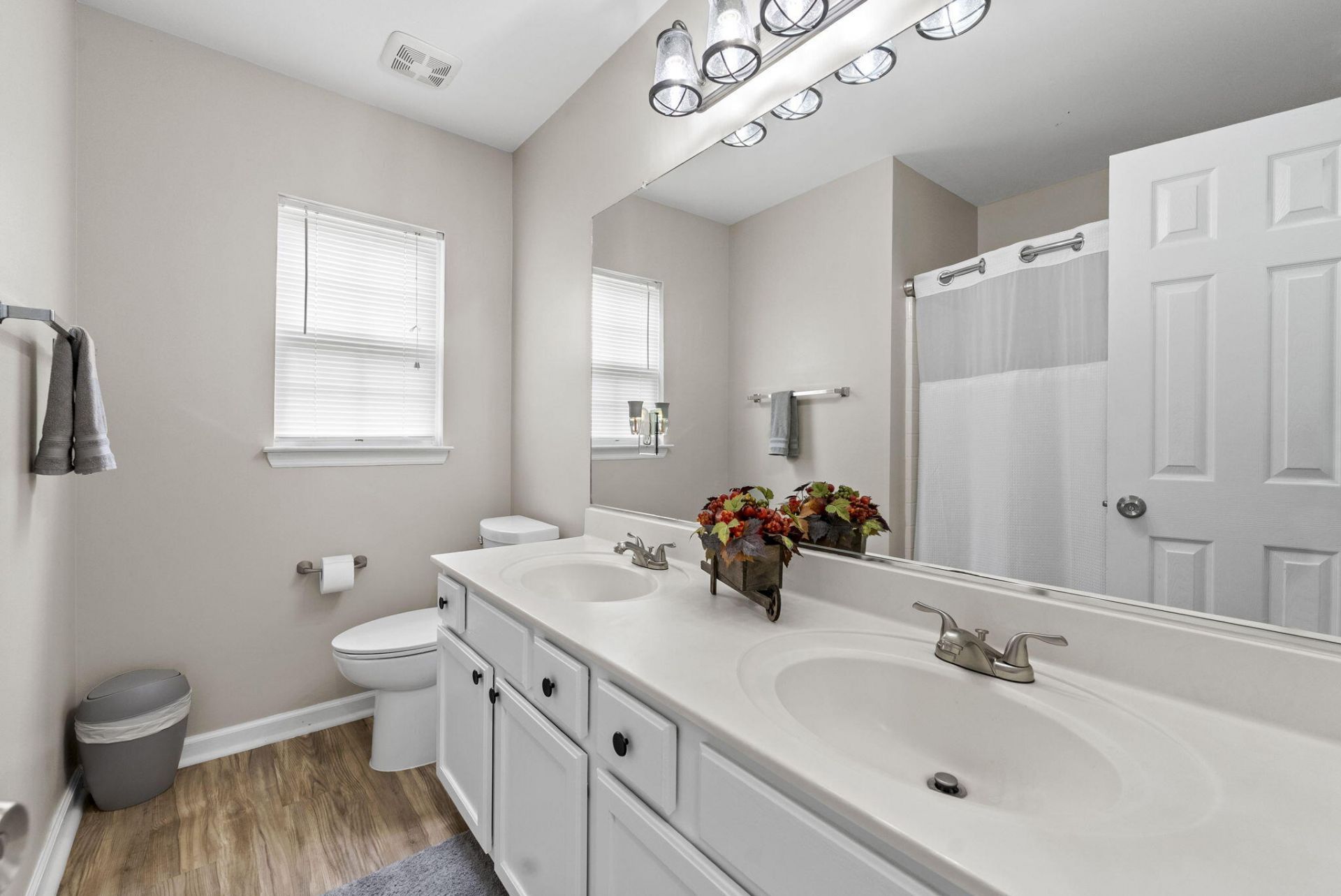 109 Hollytree Circle Photo 16