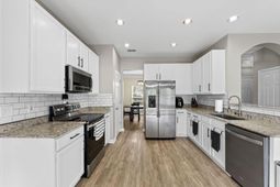 109 Hollytree Circle photo 4