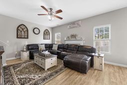 109 Hollytree Circle photo 4