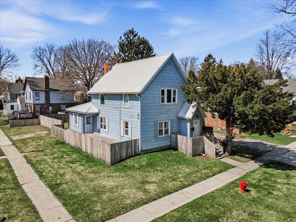 1803 10th Avenue, Port Huron, MI 48060