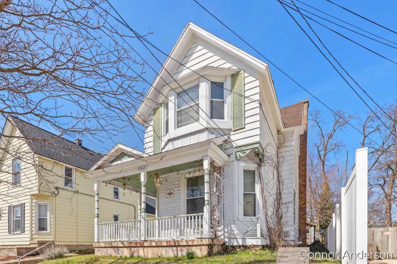 1027 Fulton Street E, Grand Rapids, MI 49503 Main Photo