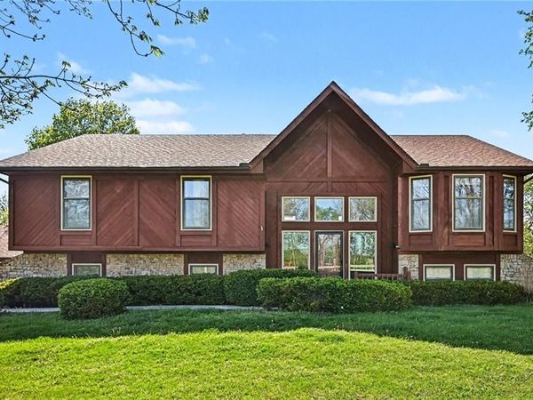 15800 Rule Lane, Smithville, MO 64089