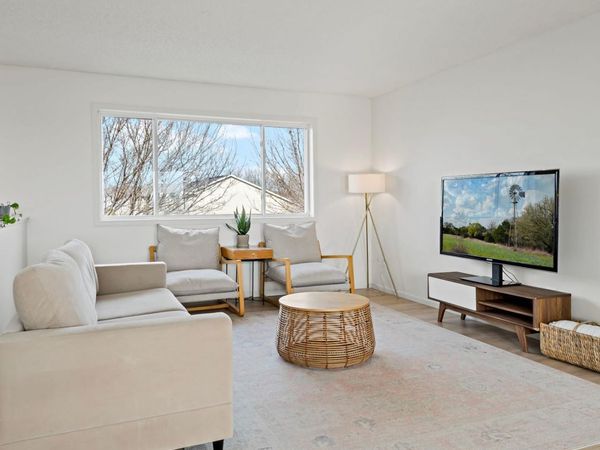 4372 Blakewood Drive, Shakopee, MN 55379