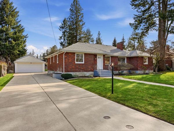 39 W 33rd Ave, Spokane, WA 99203