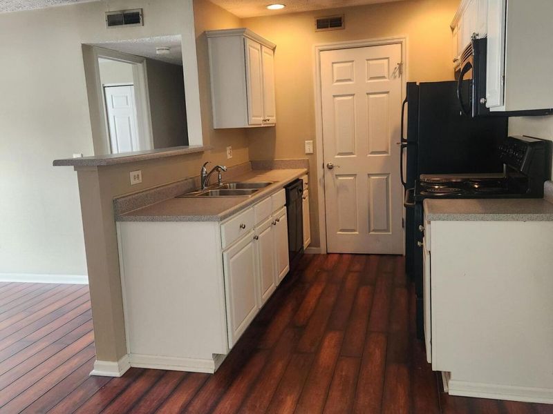 5423 Garden Ridge, Columbus, OH 43228 Photo 3