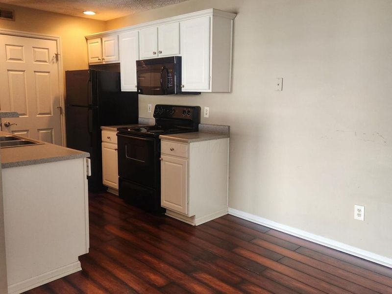 5423 Garden Ridge, Columbus, OH 43228 Photo 4