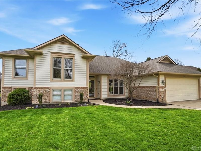 30 Lakeside Drive, Springboro, OH 45066 Photo 1