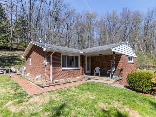 113 Center St, Evans City, PA 16033