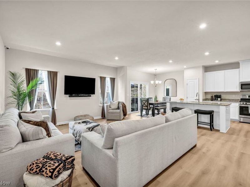 7366 Hillshire Drive, Concord Township, OH 44077 Photo 5