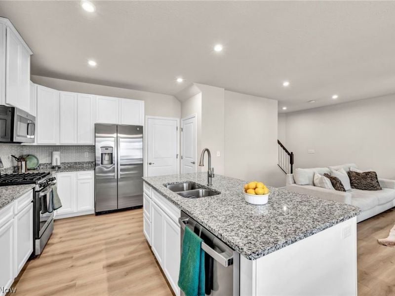 7366 Hillshire Drive, Concord Township, OH 44077 Photo 9