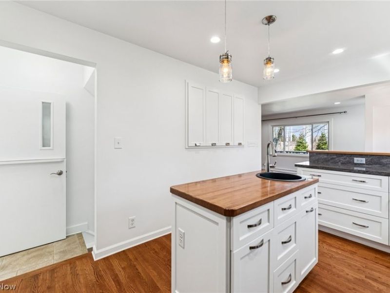 379 N Aurora Road, Aurora, OH 44202 Photo 12