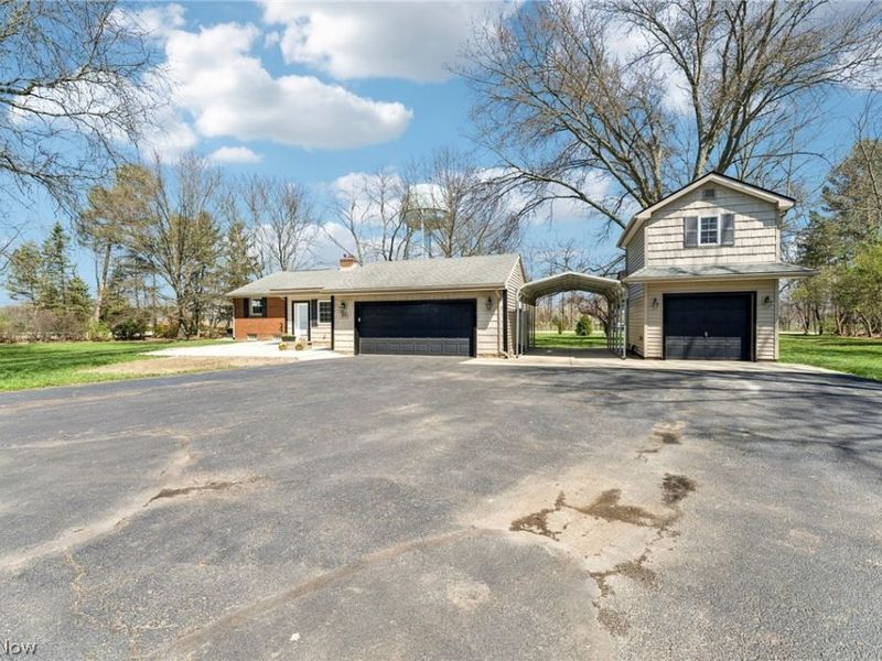 379 N Aurora Road, Aurora, OH 44202 Photo 2