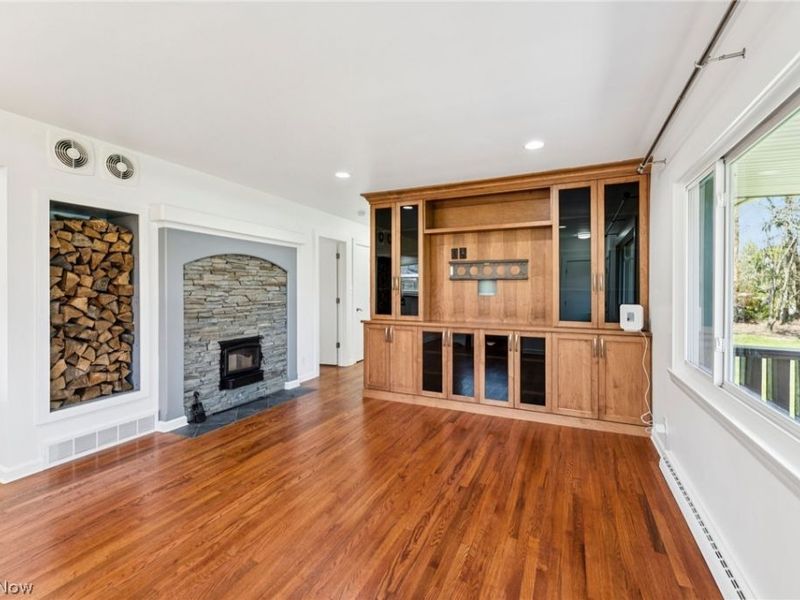 379 N Aurora Road, Aurora, OH 44202 Photo 3