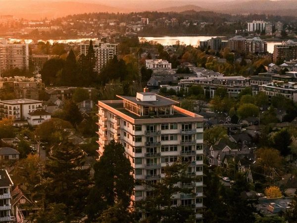 250 Douglas St, Unit 902, Victoria, BC V8V 2P4