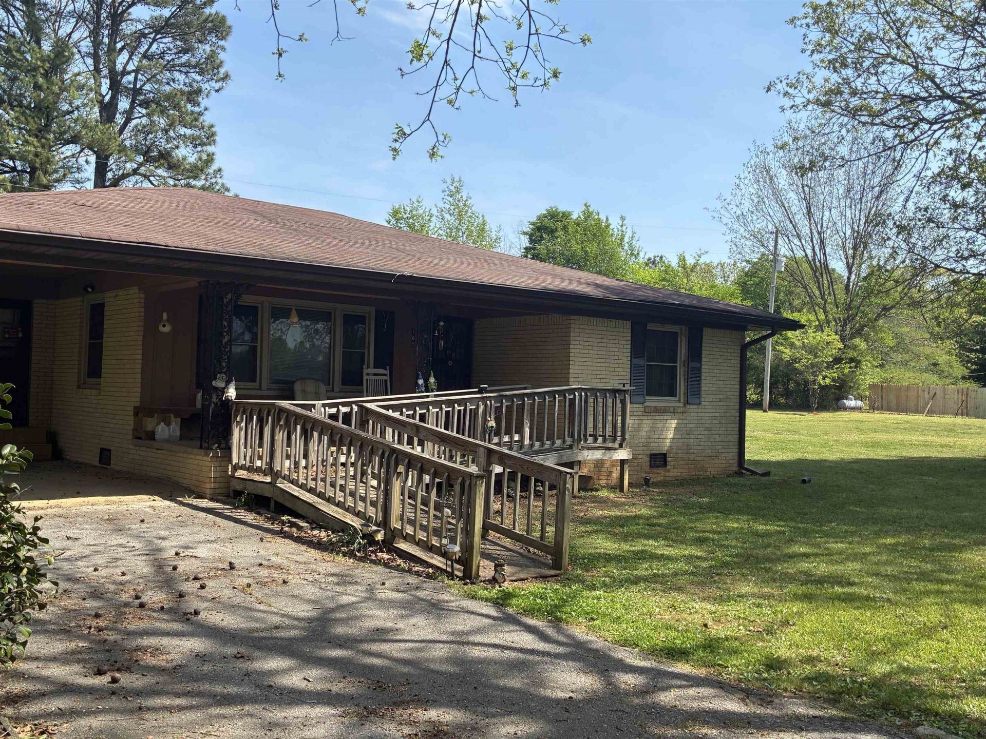 105 Indian Ln, Cherokee, AL 35616 Main Photo