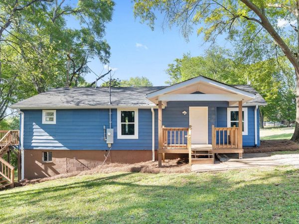 1540 Woodmont Dr, Tuscumbia, AL 35674