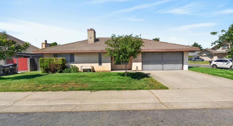 7494-7496 Bruno Way, Sacramento, CA 95828 Photo