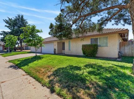 7494-7496 Bruno Way, Sacramento, CA 95828 Photo