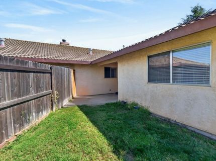 7494-7496 Bruno Way, Sacramento, CA 95828 Photo