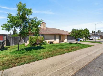 7494-7496 Bruno Way, Sacramento, CA 95828 Photo