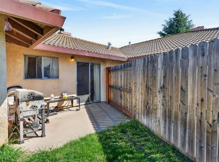 7494-7496 Bruno Way, Sacramento, CA 95828 Photo