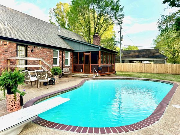 641 HERMITAGE TRAIL DR, Collierville, TN 38017